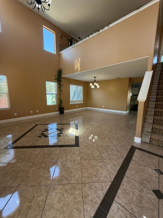 Building Photo - 6253 E Hampton Way