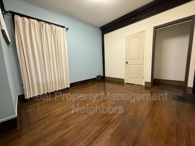 Foto del edificio - 216 Lafayette Ave NE