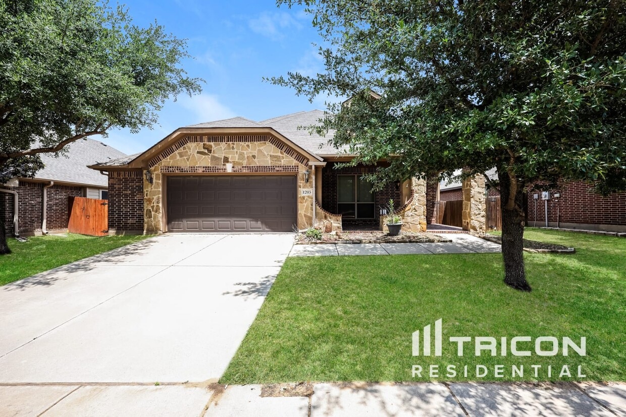Primary Photo - 1205 Ponderosa Drive
