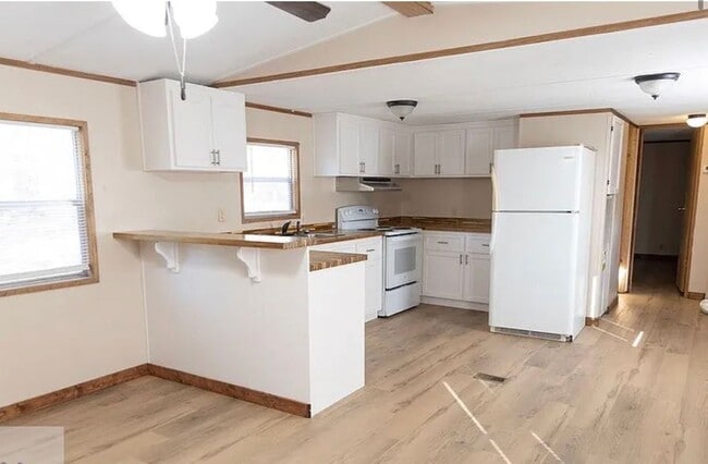 Building Photo - 2 Bed/1 Bath Mobile Home