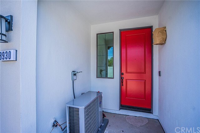Building Photo - 8930 Jasmin Dr
