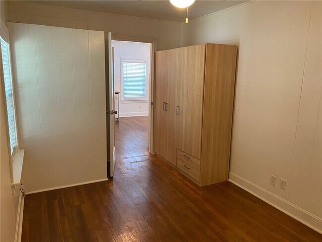Foto del edificio - 917 E 37th St