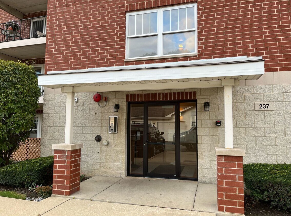 Primary Photo - 237 N Mill Rd