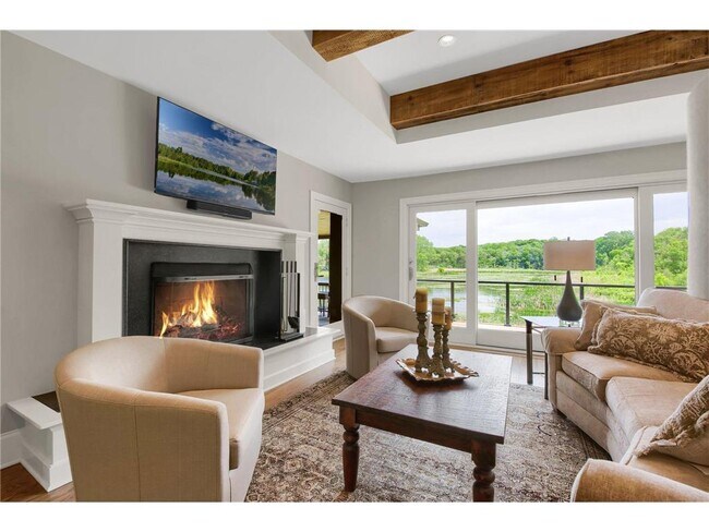 Foto del edificio - 3465 Deephaven Ave