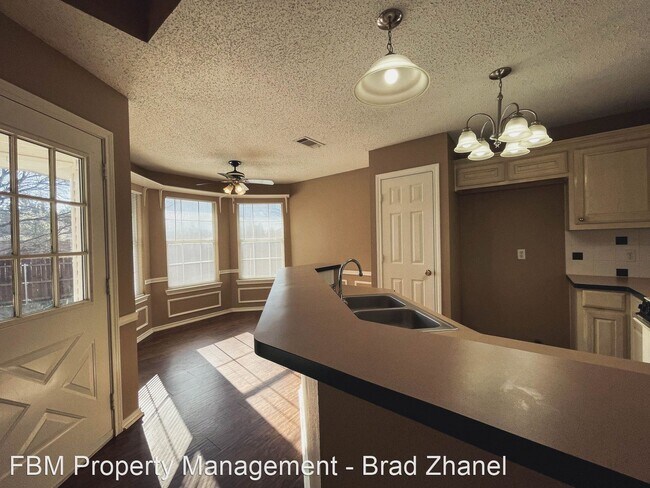 Building Photo - 4 br, 2 bath House - 1000 Short Line Blvd