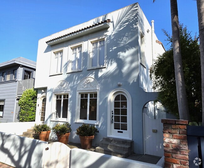 Building Photo - 126 Breeze Ave