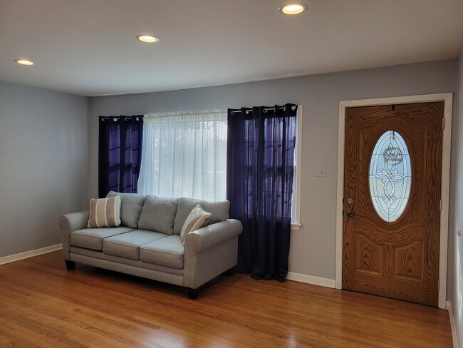 Building Photo - 9037 S 51st Ave
