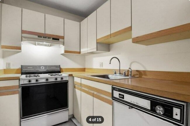 Foto del edificio - 28 Kenmar Dr