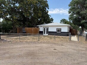 Building Photo - 6421 Niagara St