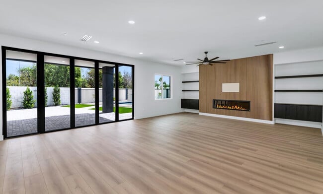Foto del edificio - 5927 E North Ln