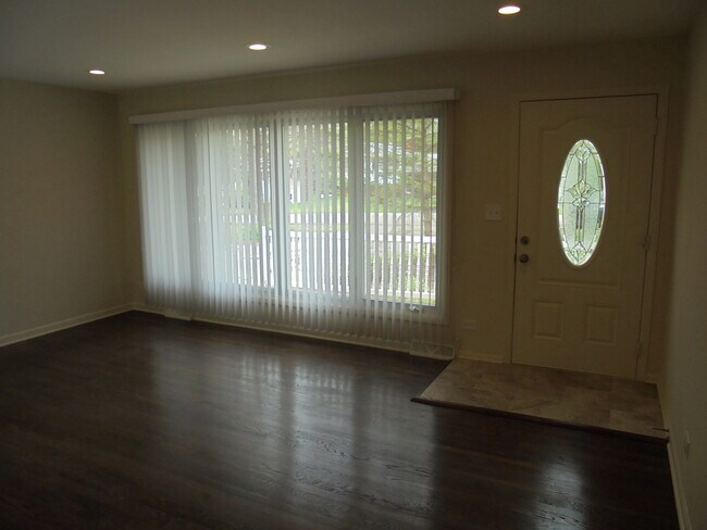Building Photo - 4513 David Ln