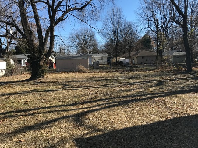 Building Photo - New 3 bed/1 bath duplex for rent!