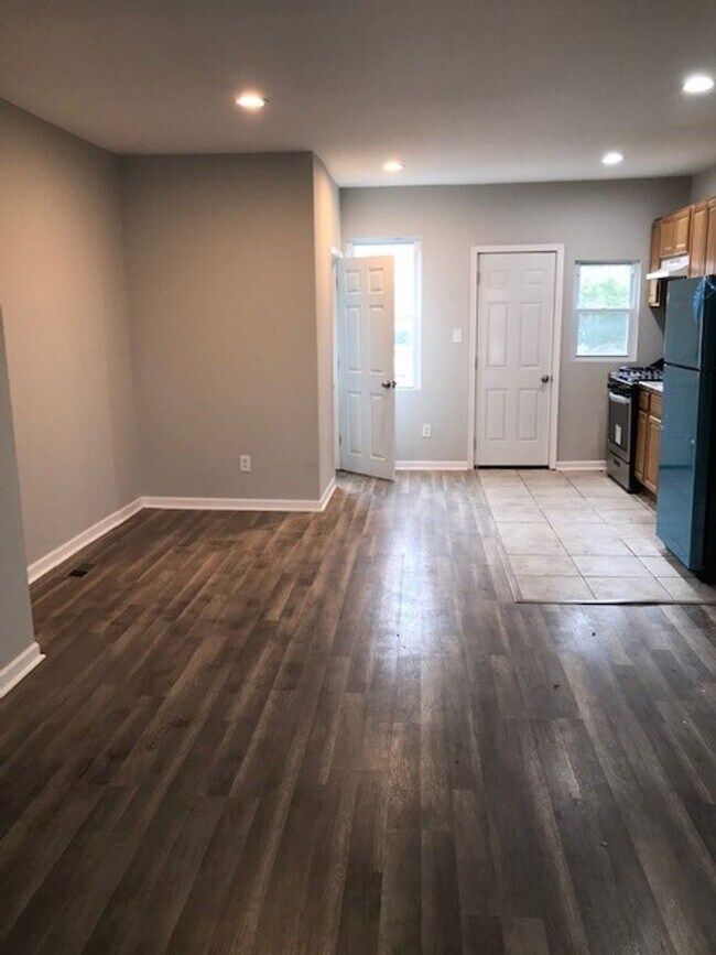 Foto del edificio - Large West Oak Lane home