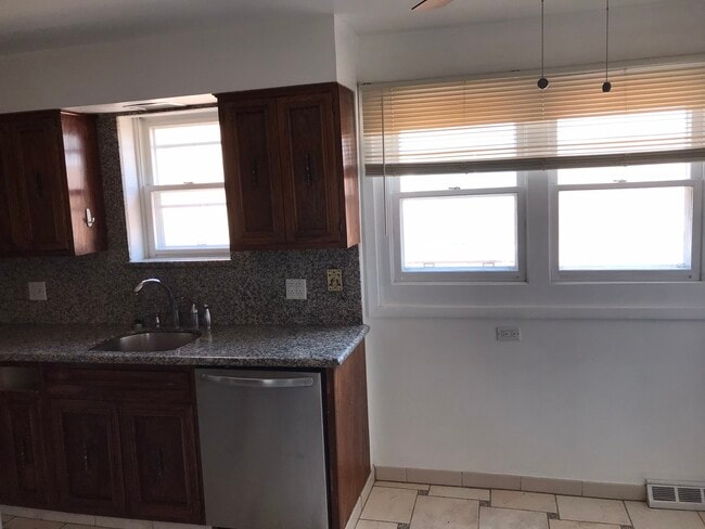 Foto del edificio - 3821 Morse Ave