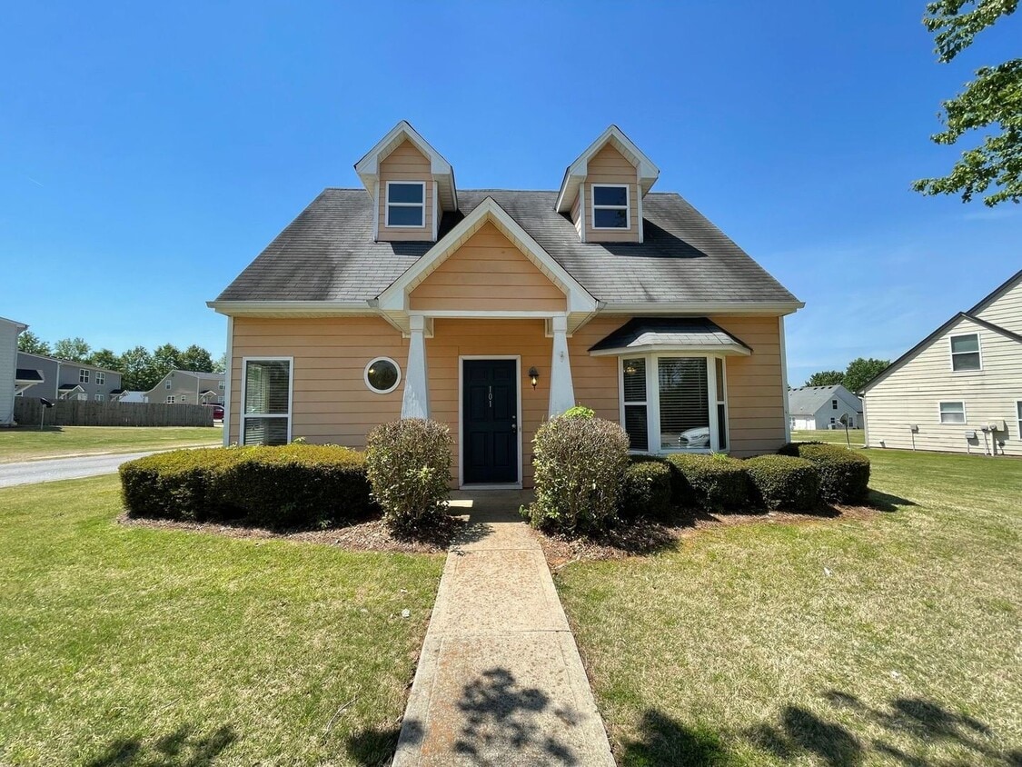 Primary Photo - PRE-LEASING FOR AUGUST 2026!