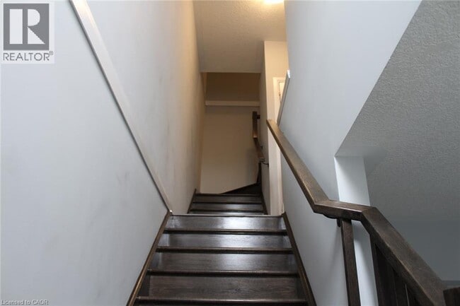Building Photo - 24 Aquarius Cres