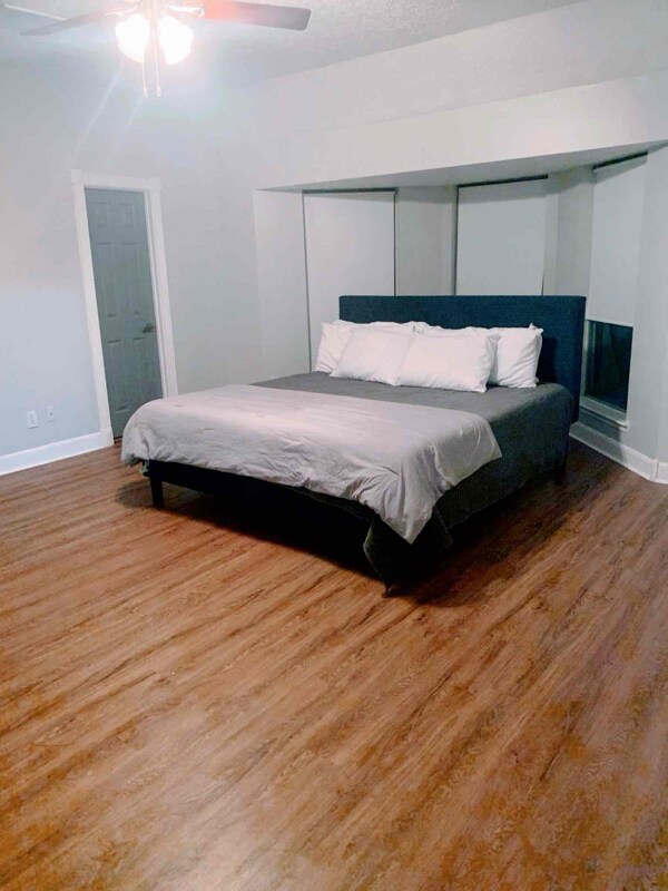 Foto del edificio - 22730 River Birch Dr