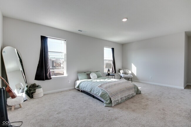 Building Photo - 2208 Gambel Ln