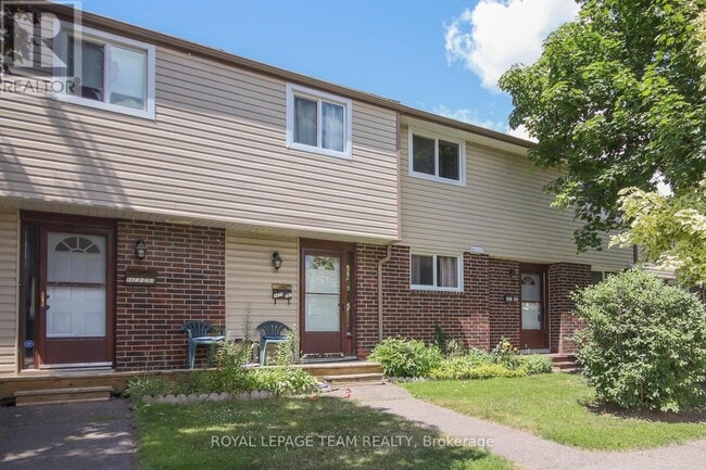 Building Photo - 1427-1427 Palmerston Dr