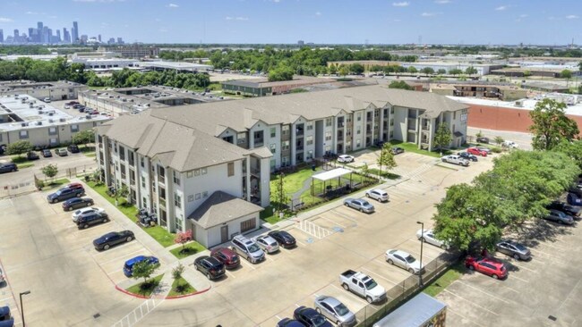 Building Photo - 6520 Jamail Dr