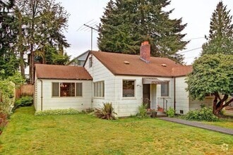 Building Photo - 3833 NE 87th St