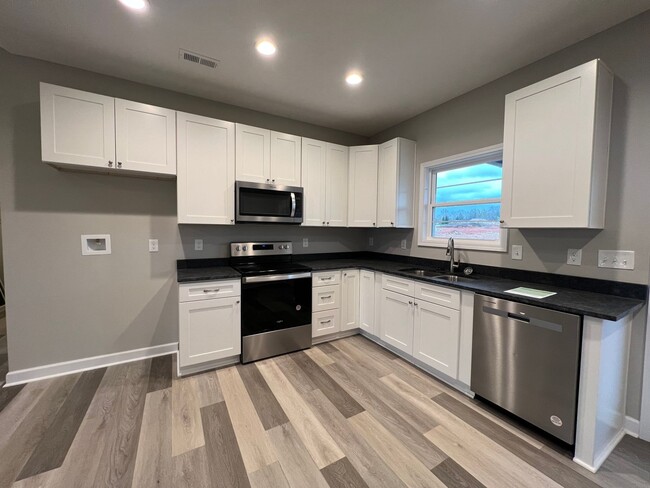 Building Photo - New Construction three bedroom in Plum Spr...