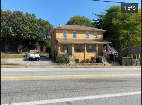 Primary Photo - 857 Broadway Ave