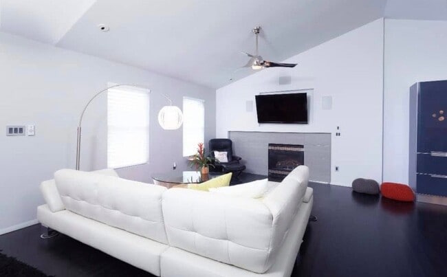 Building Photo - 8401 Metronome Ln