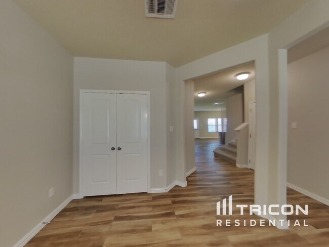 Foto del edificio - 9731 Marbach Crest