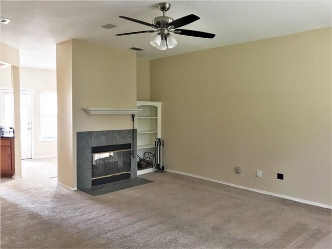 Building Photo - 3916 Pickett Pl Dr