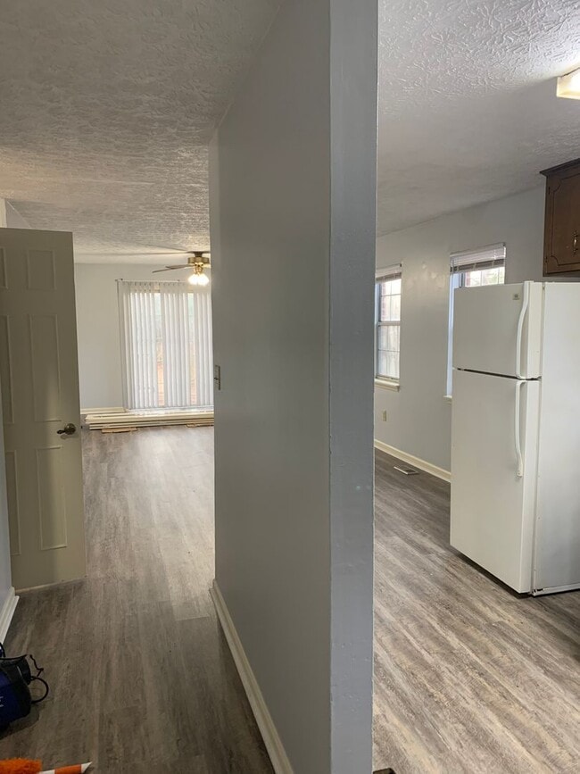 Building Photo - 2/2 Duplex in 5 POINTS near Memorial Park!!!  Available April 2026