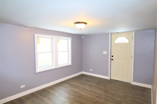 Building Photo - 8629 S Colfax Ave