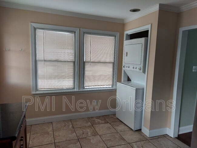 Building Photo - 6911 Louis XIV St
