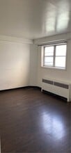 Building Photo - 409 College Ave E