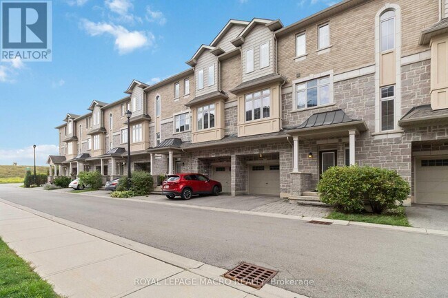 Building Photo - 2010 Deerview Common