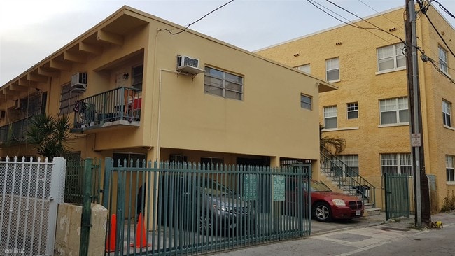 Building Photo - 1 br, 1 bath  - 1245 Pennsylvania Ave