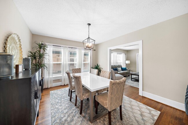 Foto del edificio - 1631 Castle Ct