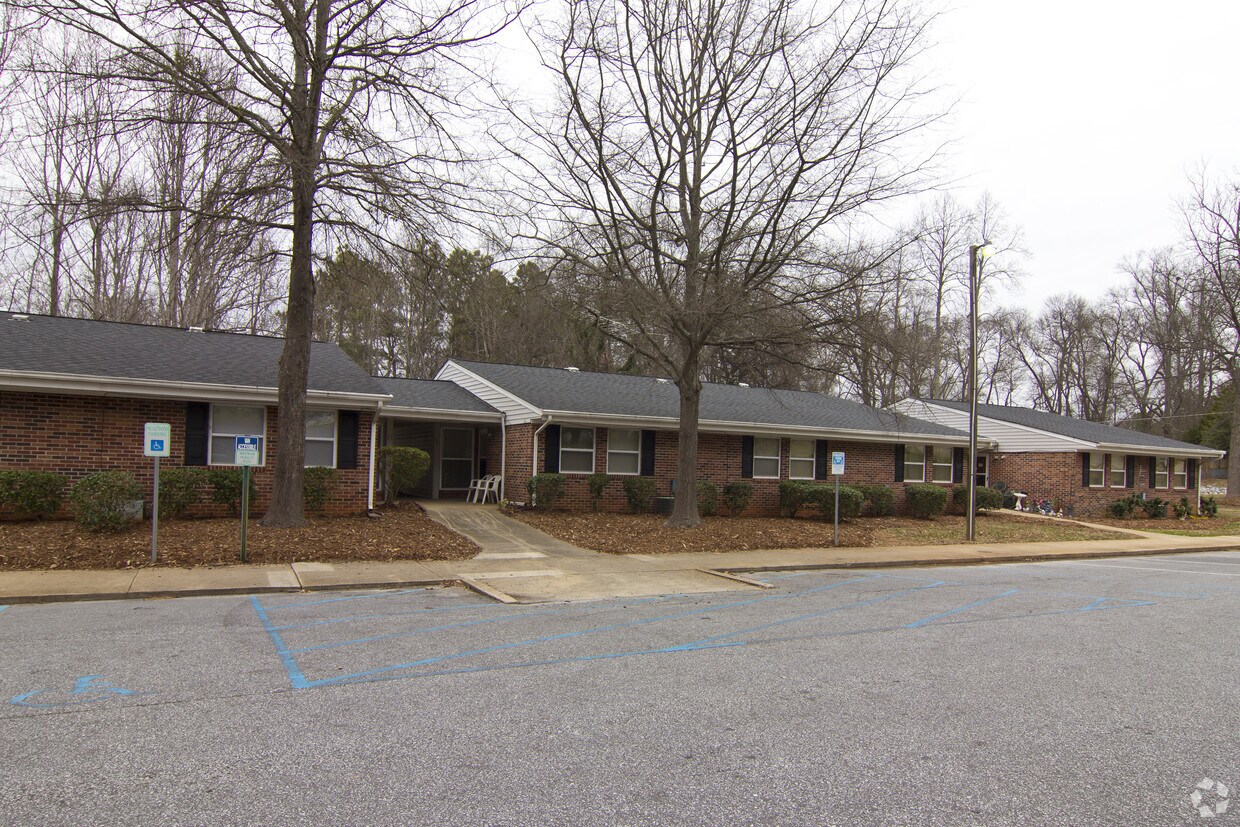 Foto principal - Willow Oaks Apartments