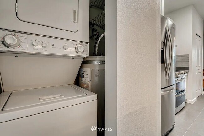 Foto del edificio - 1504 Aurora Ave N