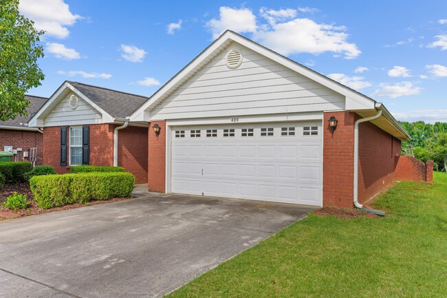 Building Photo - 409 Summer Cove Cir NW