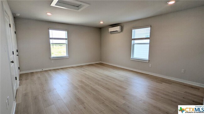 Foto del edificio - 346 Garner Dr