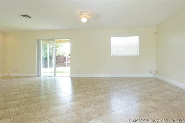 Building Photo - 10838 Winding Creek Way