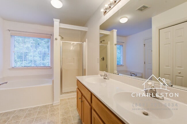 Building Photo - 2457 Scholar Ln