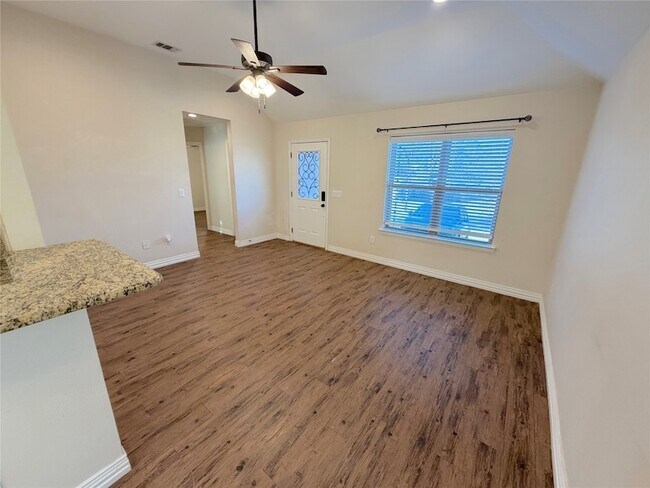 Foto del edificio - 1108 W Day St