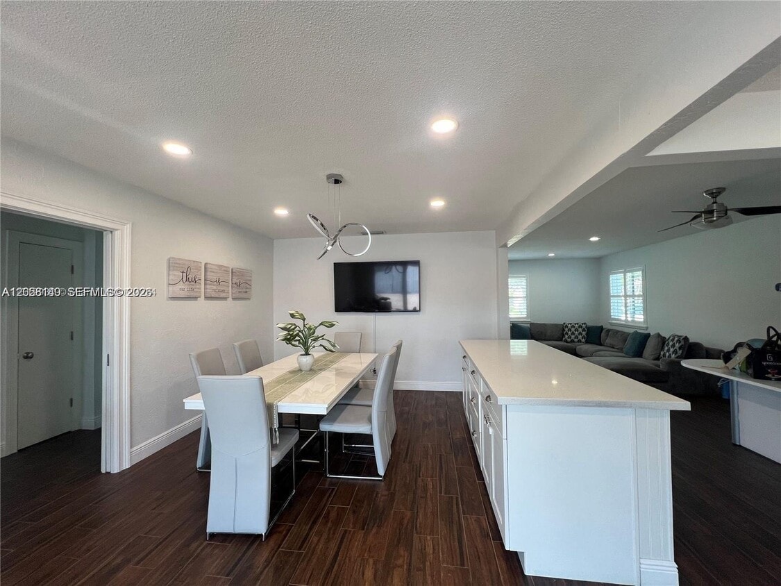 Photo - 4081 Lake Dr (Coconut Creek, FL)