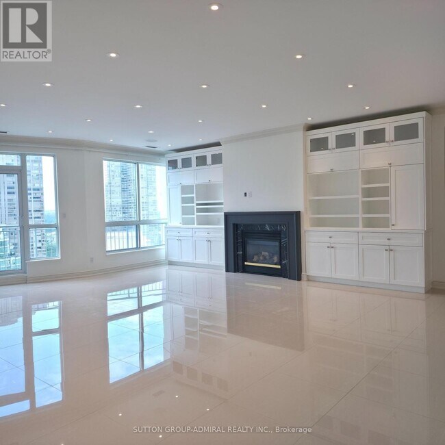 Photo du bâtiment - 2111 Lake Shore Blvd W