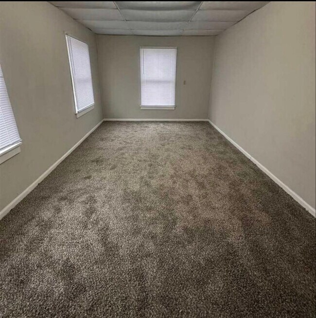 Building Photo - 2429 2nd Ave