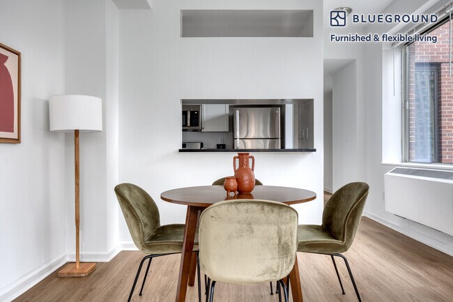 Foto del edificio - 180 Riverside Blvd