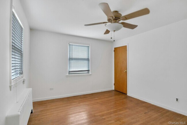 Foto del edificio - 105 Woodside Ave