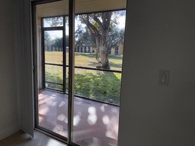 Foto del edificio - 407 Meadows Cir